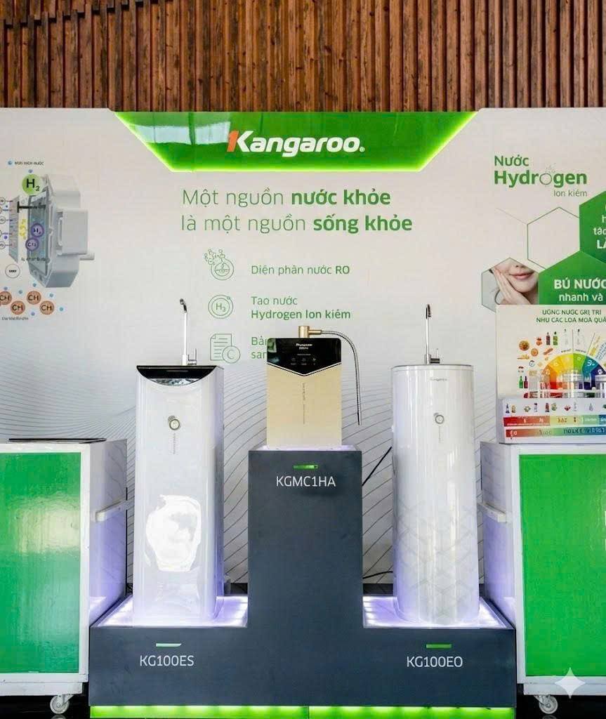 kangaroo trao tặng thiết bị học đường